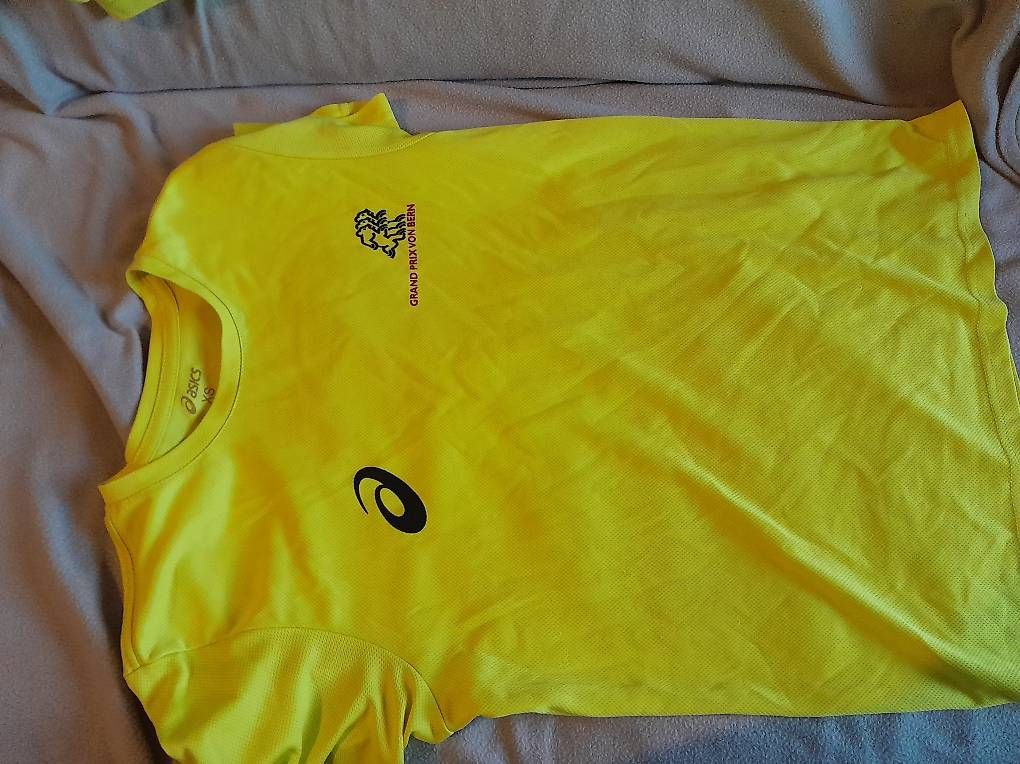 Canottiere & Pantaloni: 2 gleiche Trikot XS – Usato da Ostermundigen venduto da deb1deb1 2