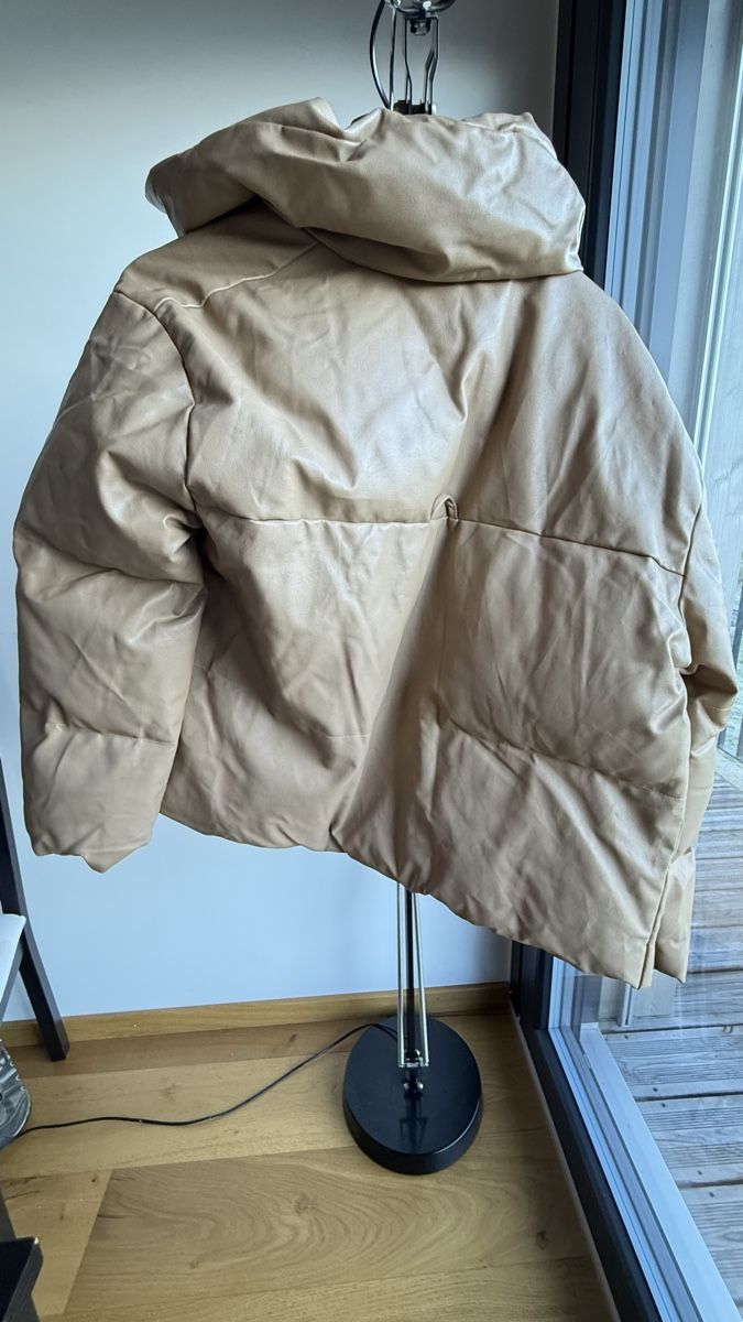 Giacche: Stylish Faux Leather Puffer Jacket – Usato da St-Gingolph venduto da Ynatka 3