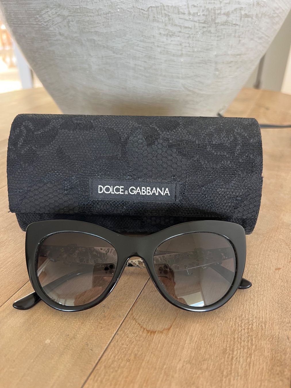 Dolce & Gabbana Occhiali & Lenti: Sonnenbrille Dolce & Gabbana schwarz Cateye – Usato da Feusisberg venduto da ANNEVOO