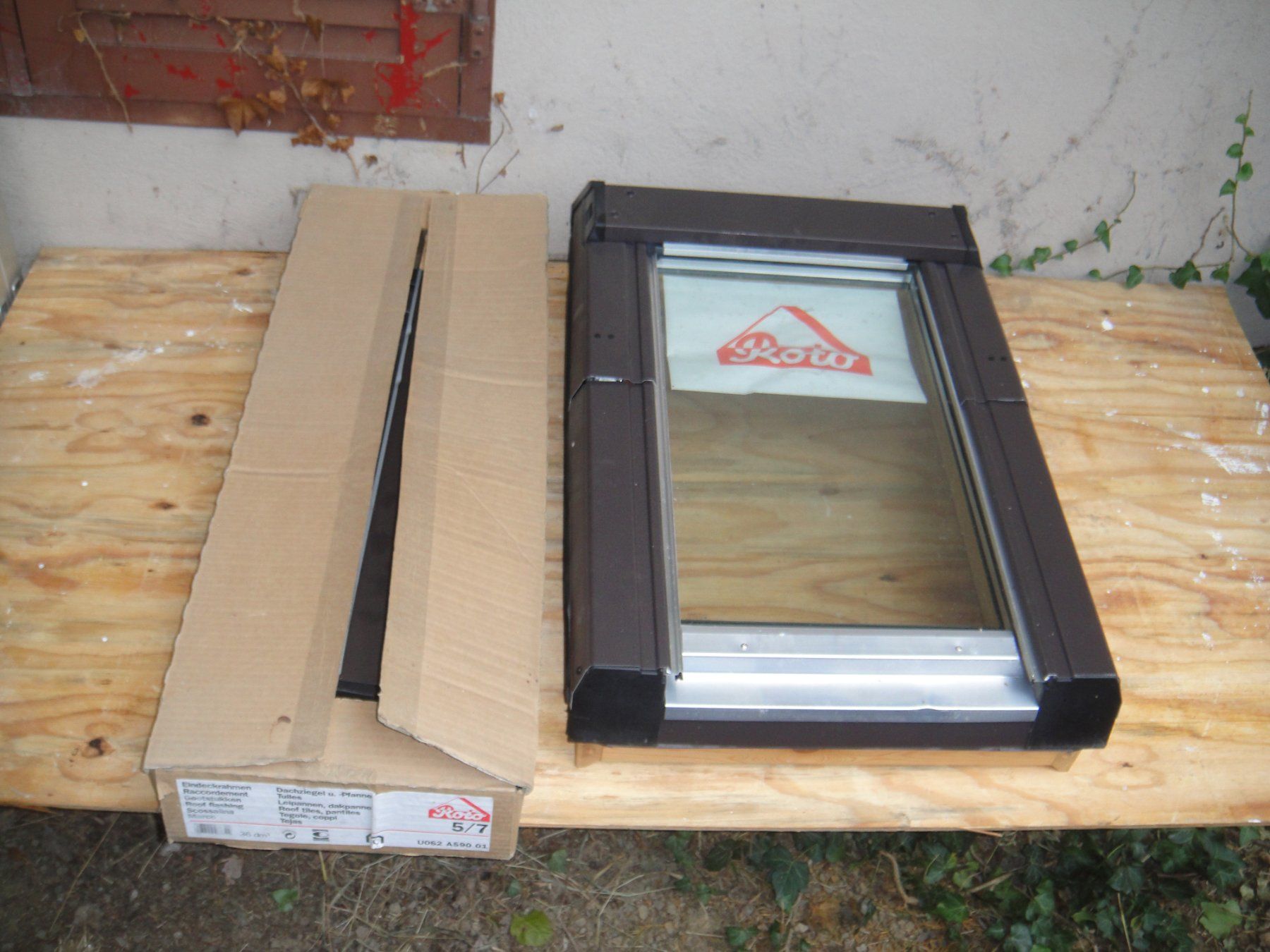 Finestre: Dachfenster ROTO, mit Eindeckrahmen, NEU! – Nuovo (secondo la descrizione) da Tecknau venduto da mmrd78