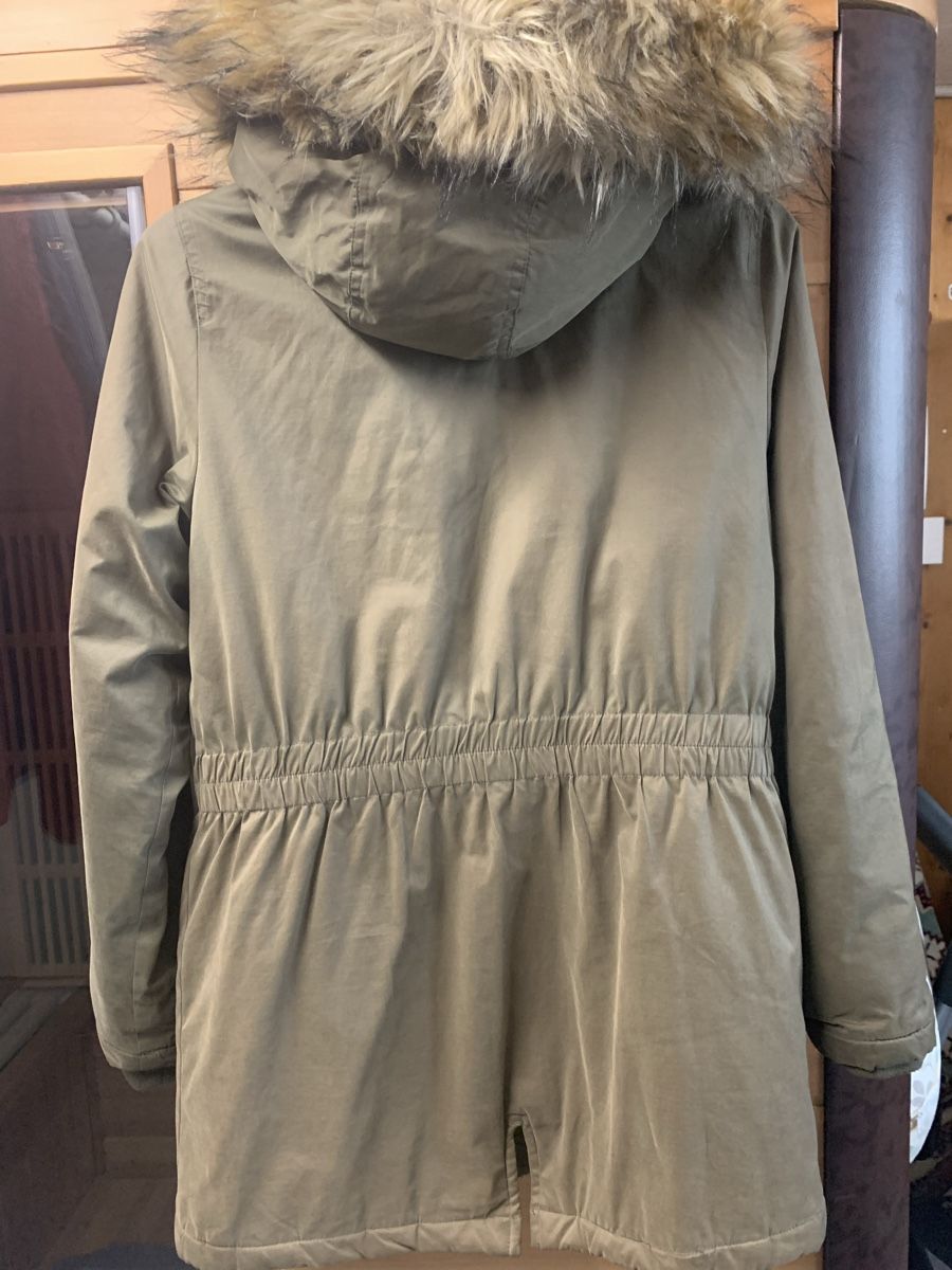 C&A Giacche & Cappotti: Mädchen Wintermantel/Parka Gr. 176 – Usato da Waltenschwil venduto da pipapo71 2