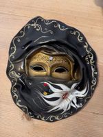 Venezianische Maske schwarz goldfarben gebraucht Zustand