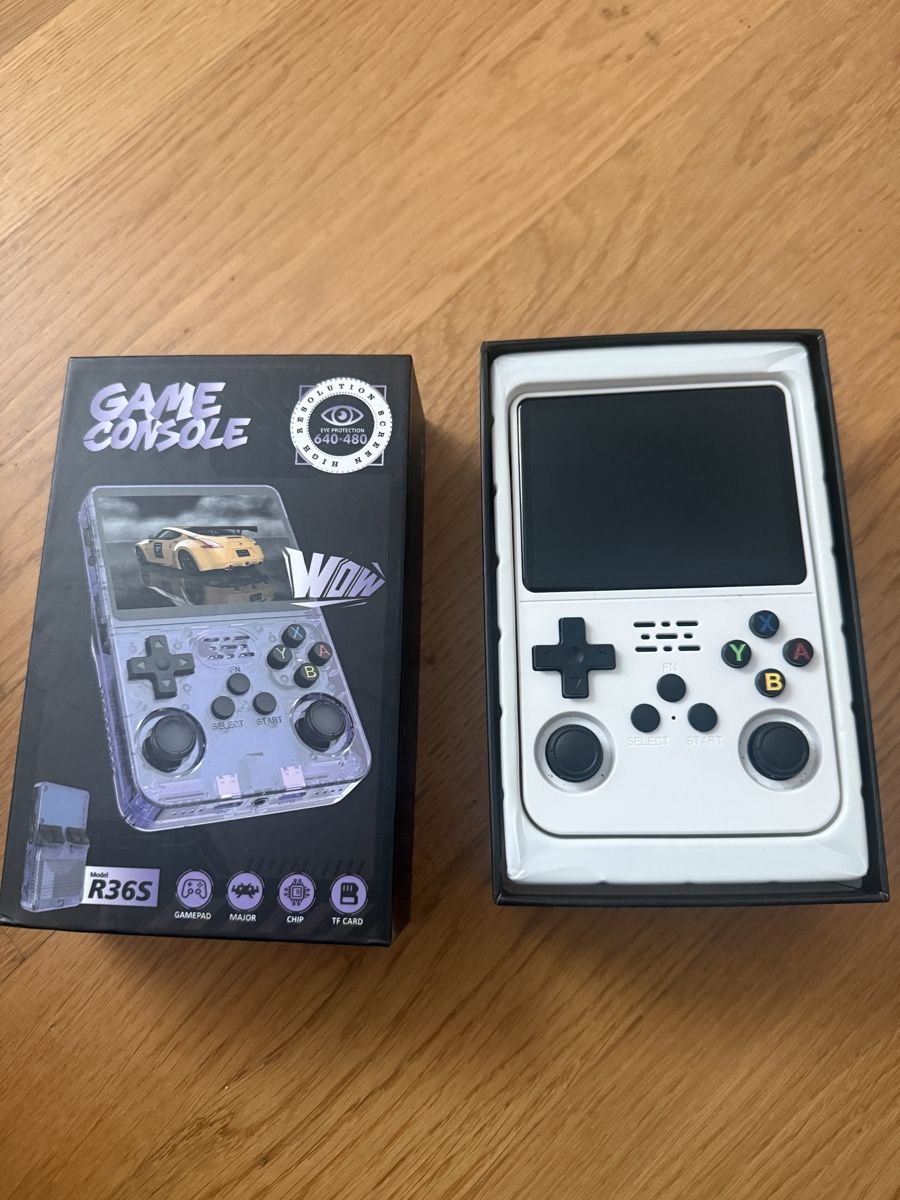 Console: Retro Handheld Game Console R36S Weiss – Usato da Untersiggenthal venduto da syer05