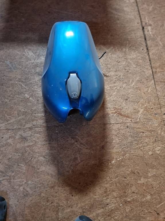 Accessori per altri veicoli: Tank XS 750.   10 – Usato da Aedermannsdorf venduto da Automarkt 2
