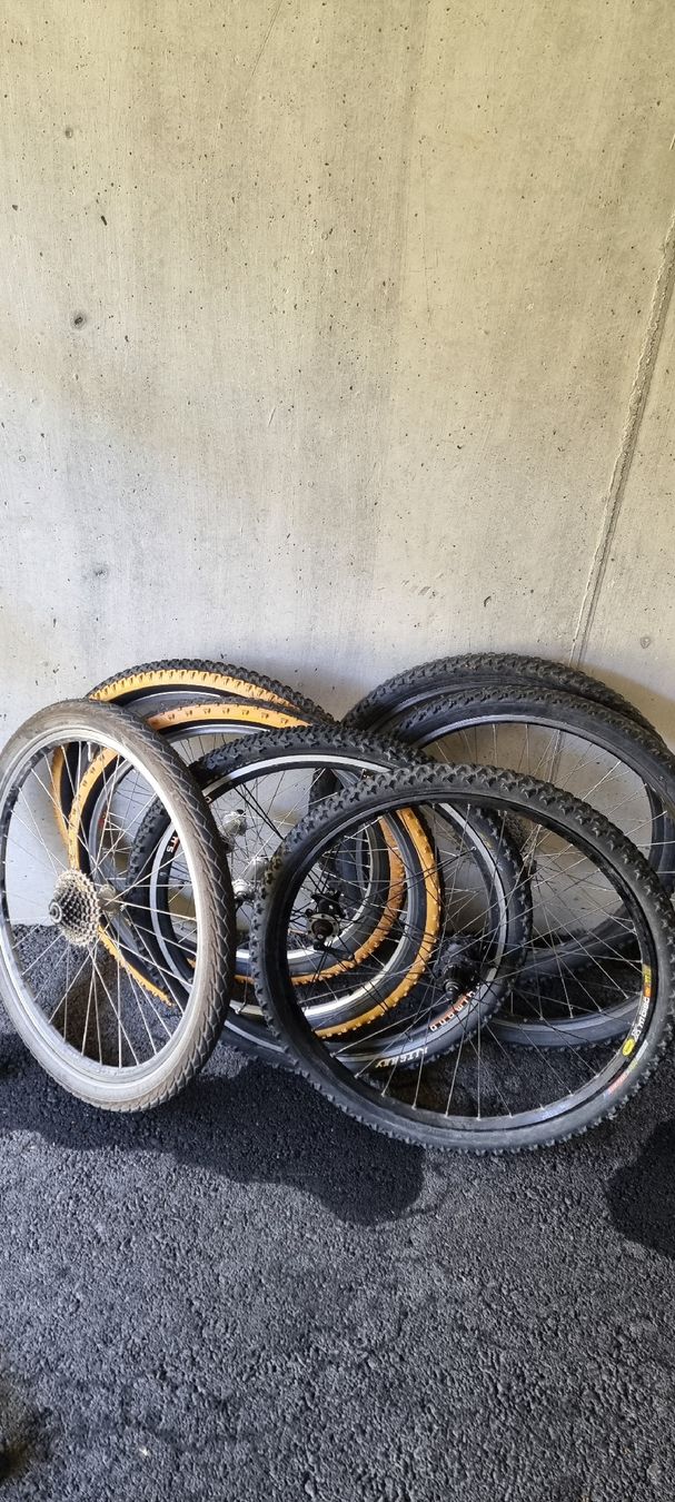 Pièces détachées: Diverse 26 Laufräder  – D'occasion à Seon par Stibinio