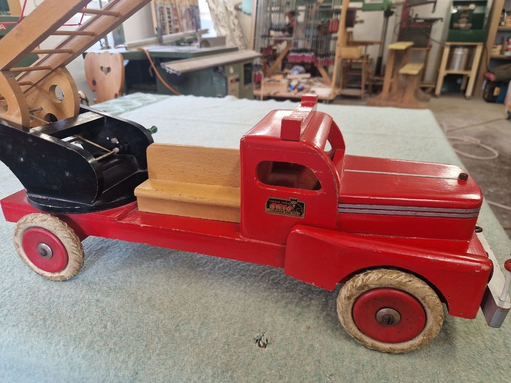Brio Jouets: Original Brio Feuerwehrauto in Top Zustand – D'occasion à Dürnten par SEINundDESIGN 8