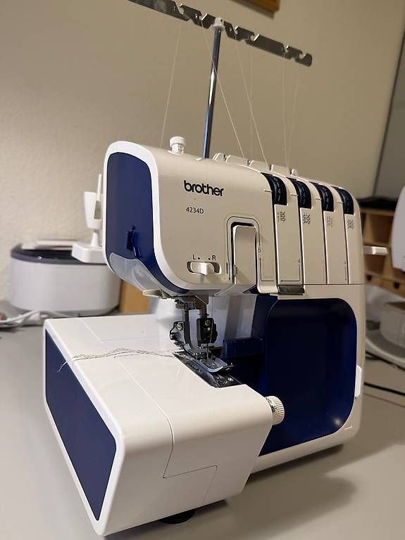 Brother Macchine da cucire: Brother Overlocker 4234D – Usato da Zürich venduto da StudioQuirine 1
