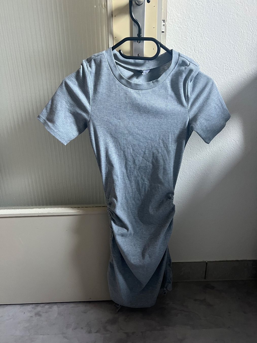 H&M Kleiderpakete: 2 Kleider – Gebraucht aus Kirchberg BE von lea_kb6y 1