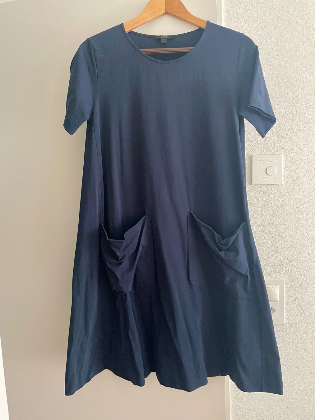 Cos Vestiti: Tolles Kleid von COS – Usato da Neuwilen venduto da bobbel01