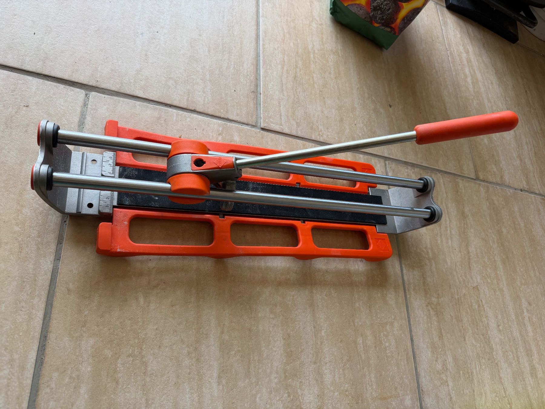 Tutti gli attrezzi: Rubi Fliessenschneider Pocket-40 – Usato da Beckenried venduto da edi.naepflin 2