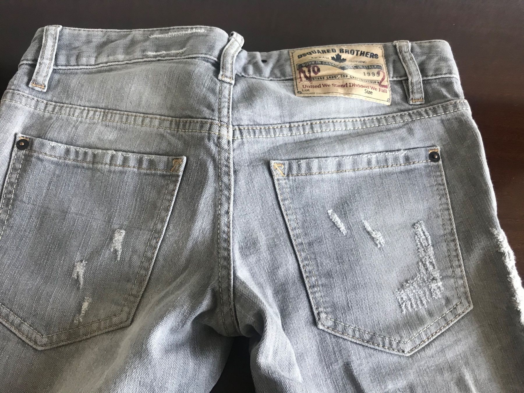 Dsquared2 Jeans: Disquared Jeans – Usato da Bäch SZ venduto da ruslena29 2