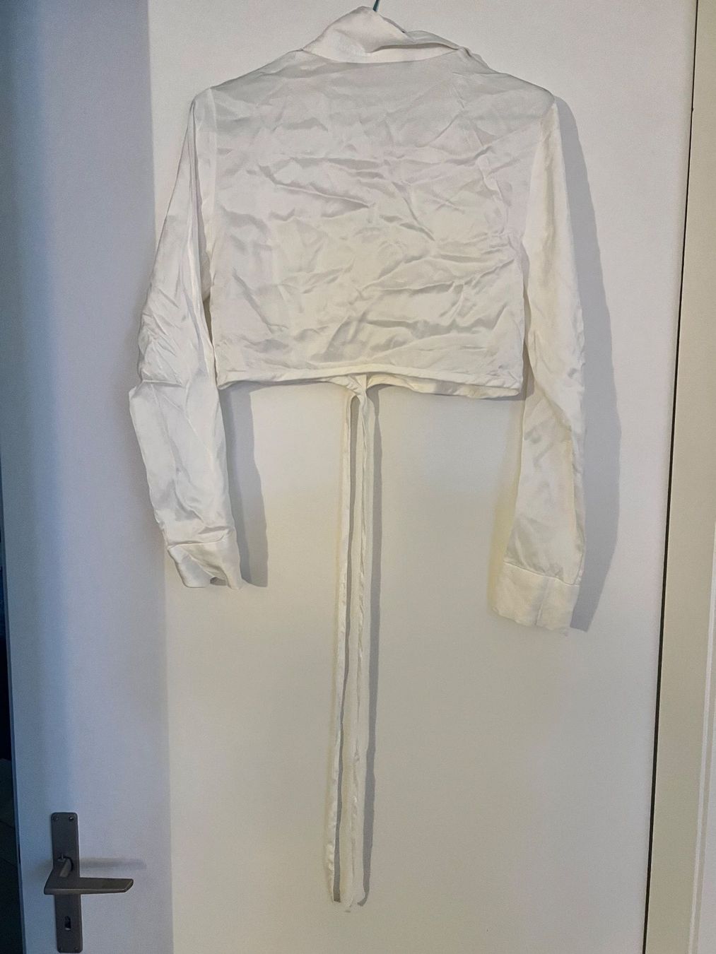 Zara Camicette: Satin Bluse cropped von Zara Gr. M – Usato da Zürich venduto da lexi_alex 1