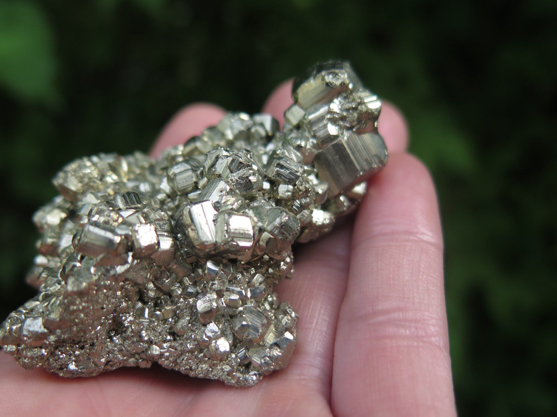 Mineralien & Heilsteine: Pyrit von Peru, sehr Hochglänzend – Gebraucht aus Schaffhausen von Yamakana51L8736OQ8 1