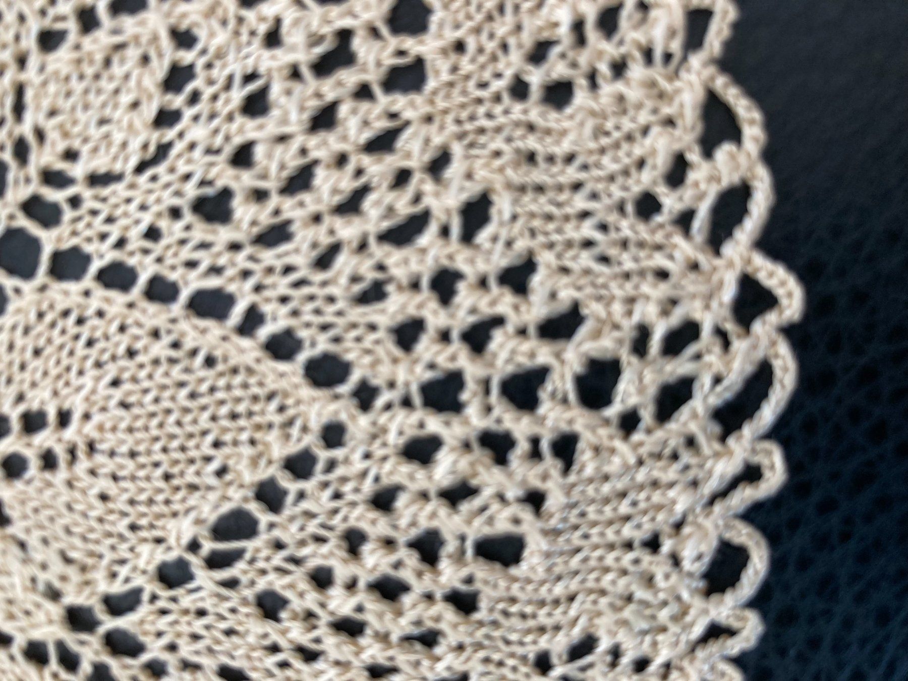 Sottobicchieri: Spitzendeckchen Handarbeit gestrickt  Farbe: Ecru / Beige – Usato da Subingen venduto da ArtBead 3