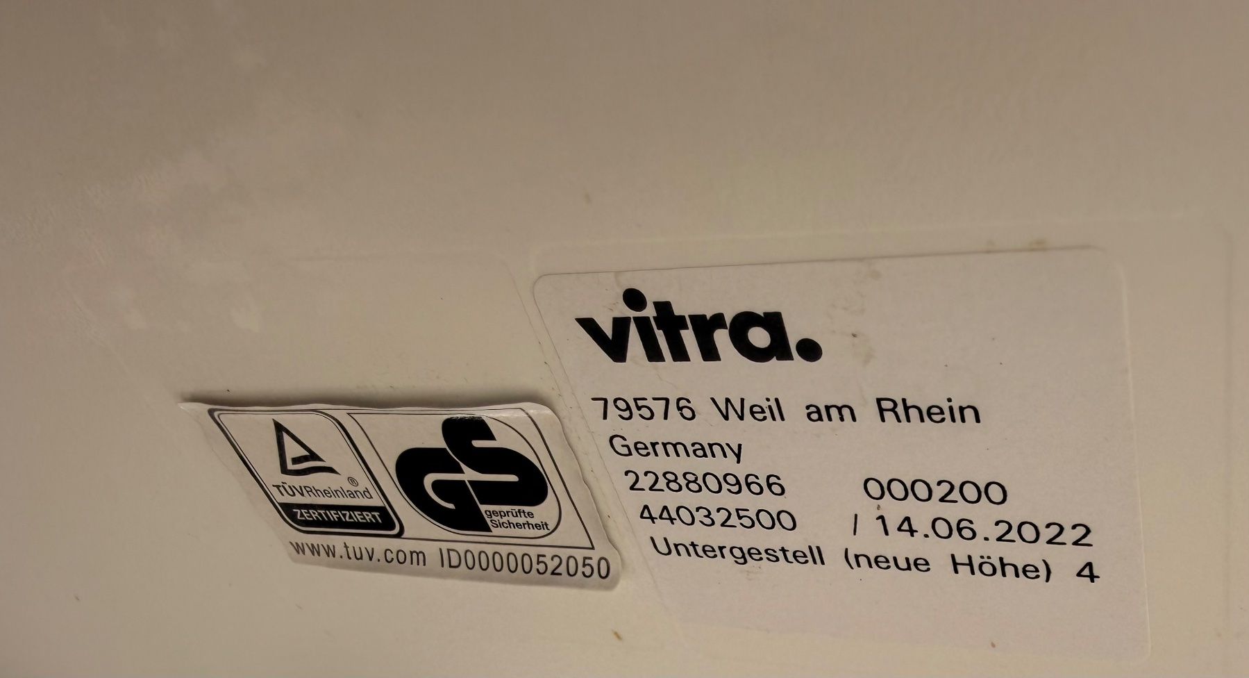 Vitra Sedie: Vitra Eames Plastic Armchair DAW weiss , 2er Set – Usato da Hirschthal venduto da GR7000 3