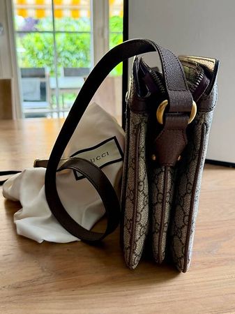  Gucci GG Supreme Schultertasche 