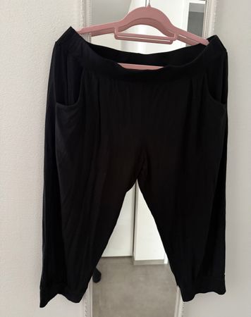 Schlupfhose Grösse 44/46            3/4 Länge 