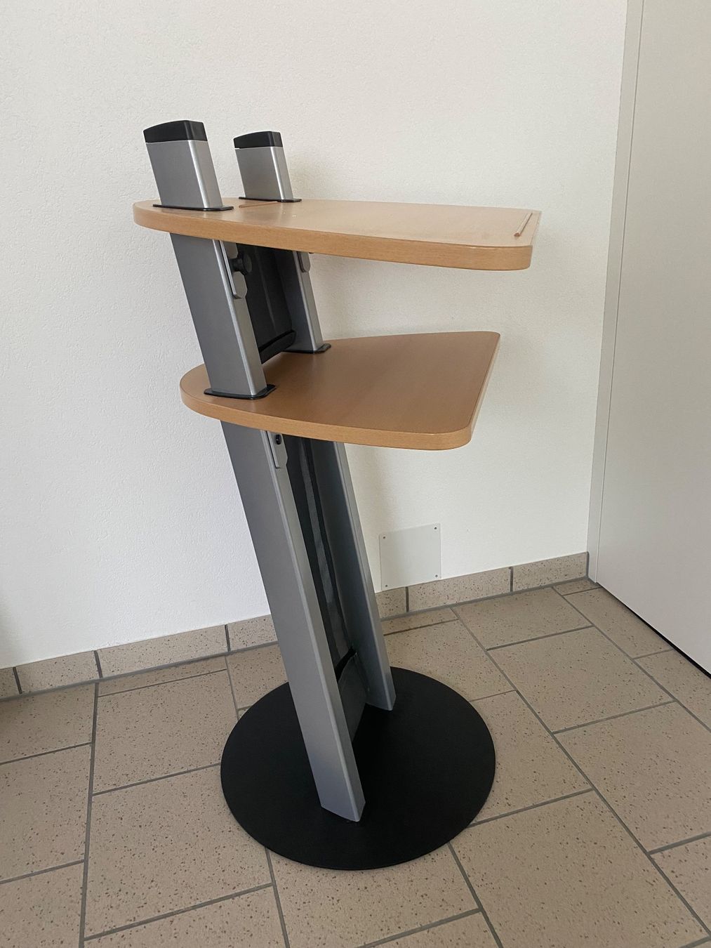 Bureaux: Rednerpult – D'occasion à Samstagern par rah_5xcs 1