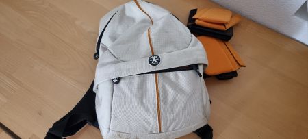Crumpler Rucksack weiss/orange