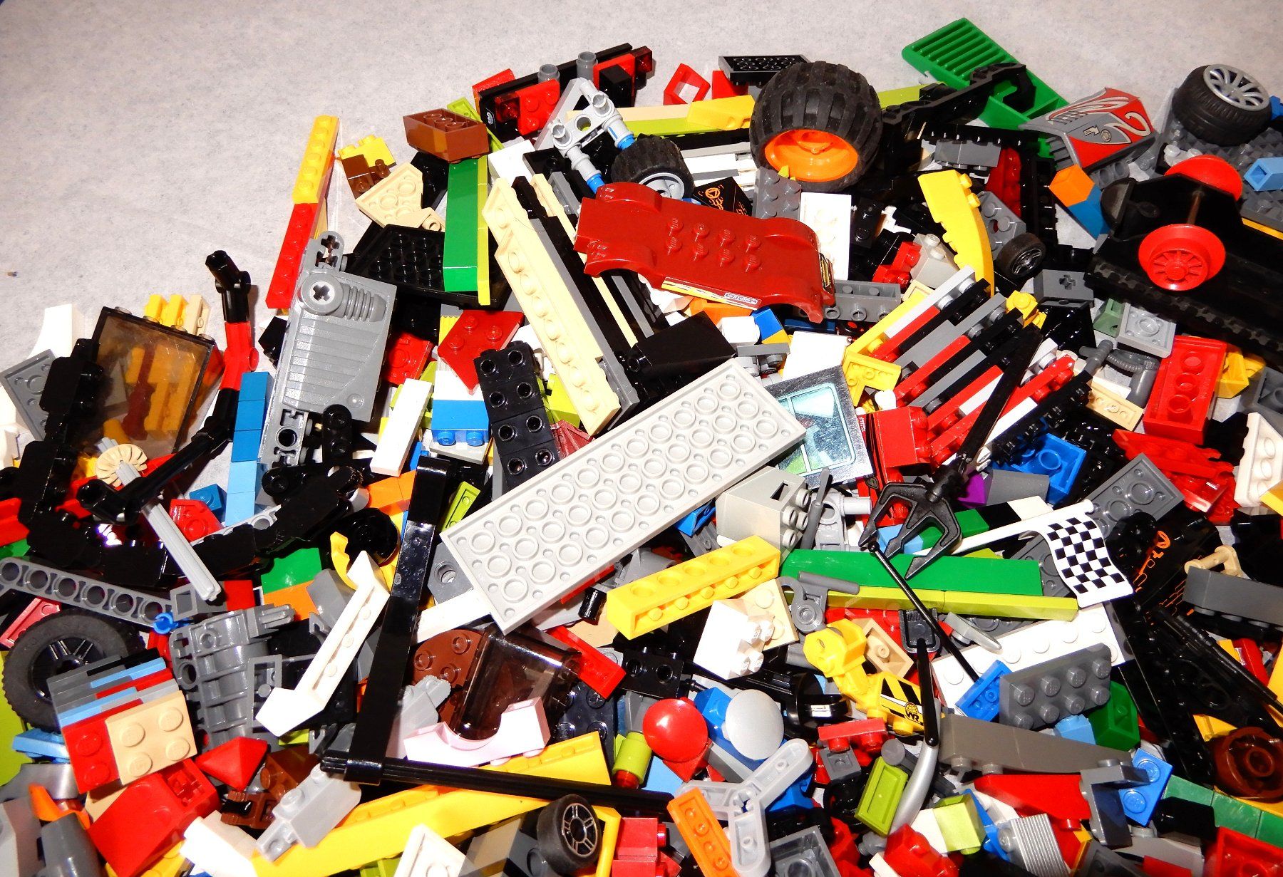 Lego Jeux de construction: LEGO TECHNIC, 1,5 Kilo – D'occasion à Senèdes par tintinette43 3