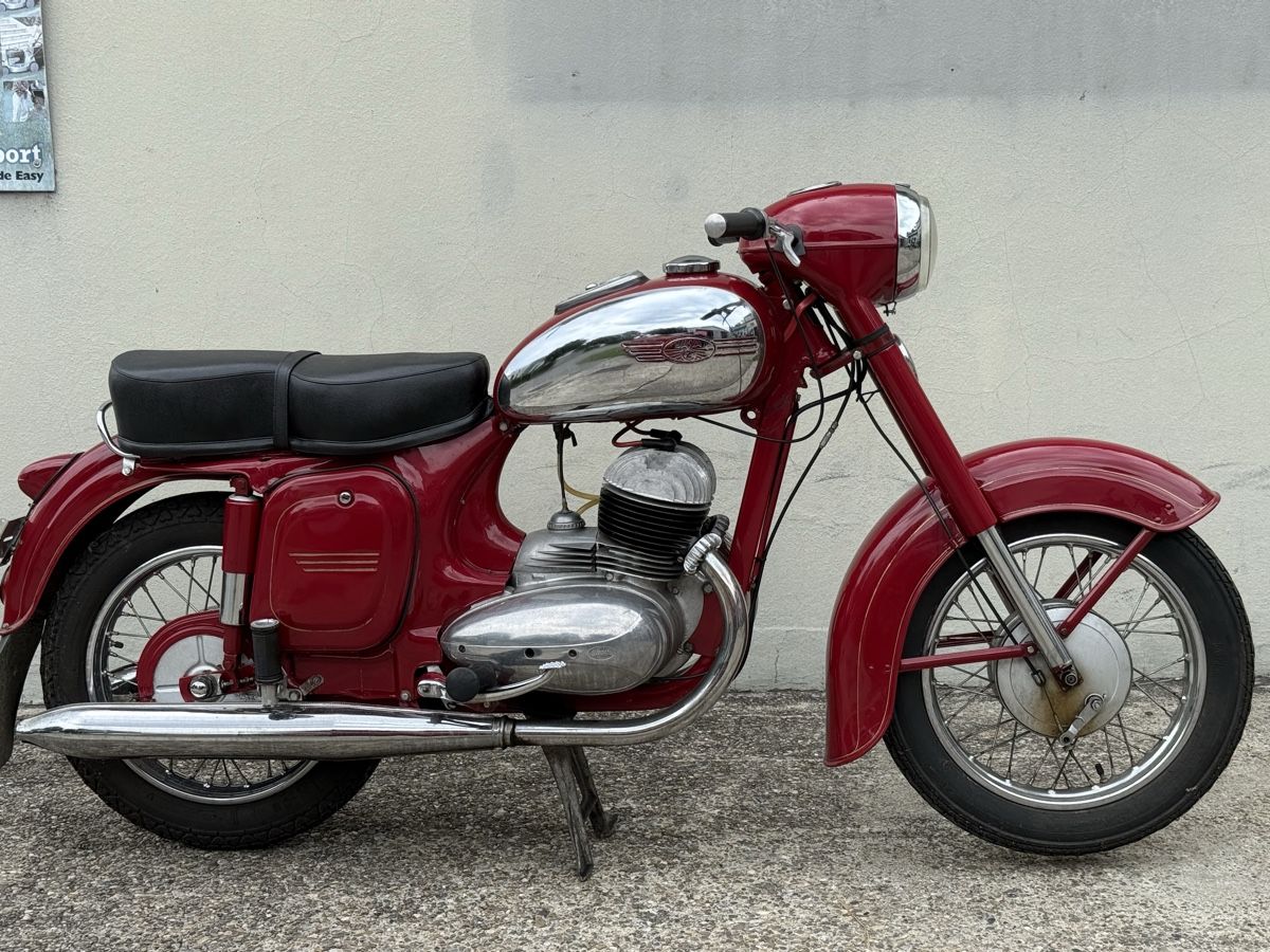 Jawa Strada: Oldtimer Motorrad Jawa 350 – Usato da Safnern venduto da Peter071