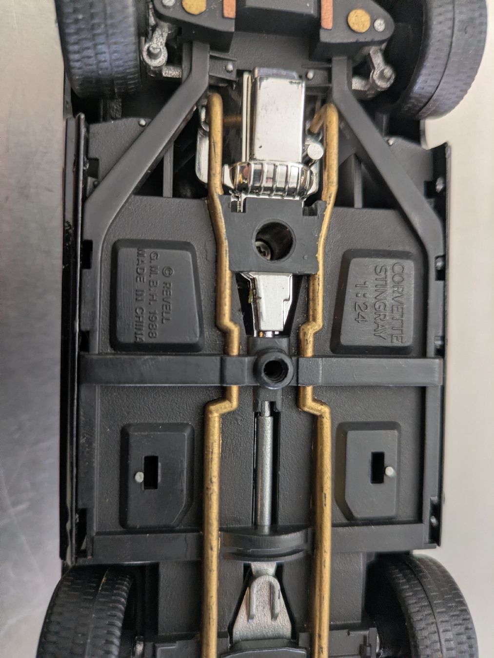 Chevrolet Modellini d'auto: Corvette Stingray 1:24 Modell Sammler Auto schwarz  – Usato da Ermatingen venduto da trendyquitaeten 4