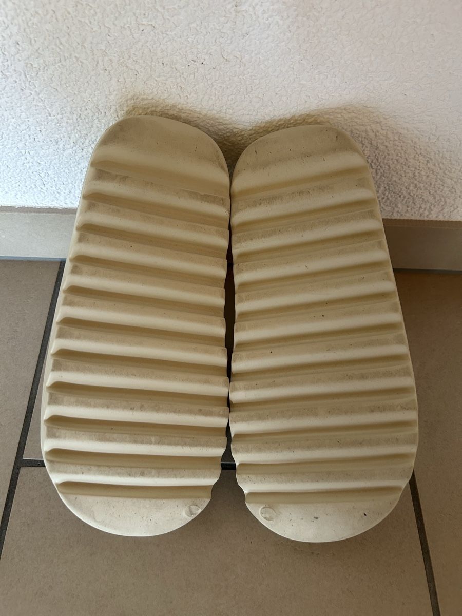 Adidas Scarpe da uomo: Yeezy Slides leicht benutzt  – Usato da Grabs venduto da Jonas.2005 3