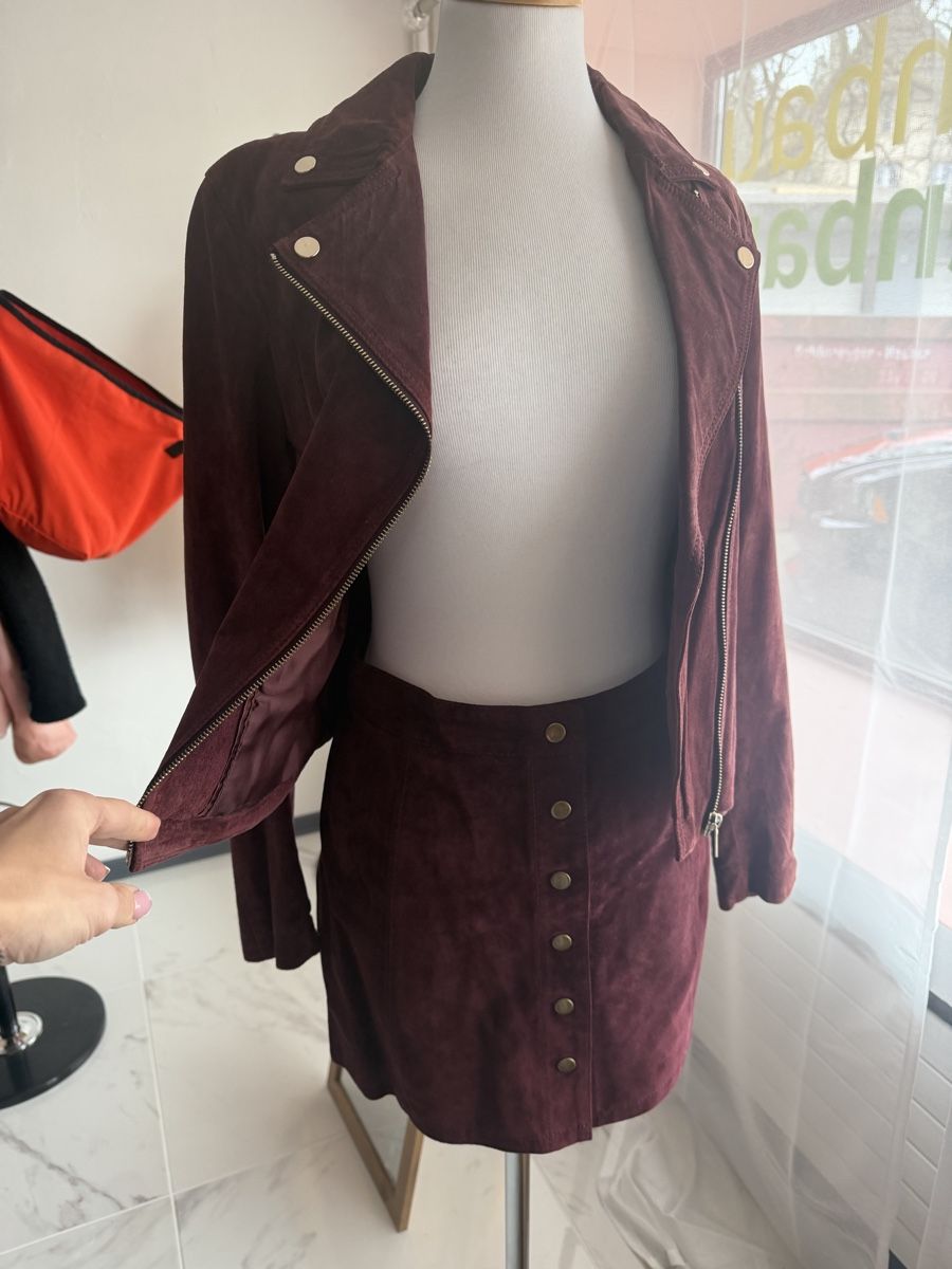 Stradivarius Lotti di vestiti: STRADIVARIUS LEDERJACKE & ROCK SET BORDEAUX S – Usato da Arch venduto da Aga84 2