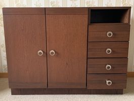 Top komfortable Kommode mit Schubladen und Türchen, Möbel
