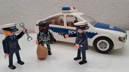 Playmobil Polizei Einsatzauto mit Polizisten und Dieb