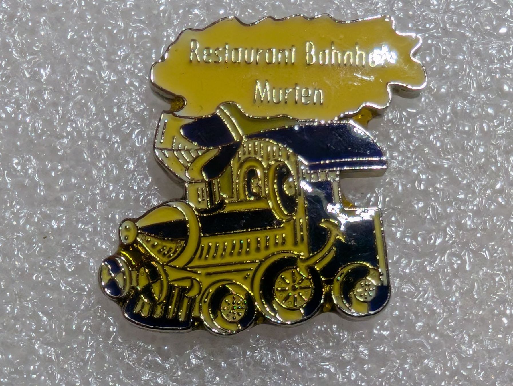 Plaquettes & Badges: Ansteckpin 245: Restaurant Bahnhof Murten – D'occasion à Oppligen par Pin-Fall-Shop