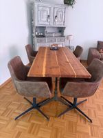 Edler Eibenholz-Esstisch mit 4 Echtleder-Drehstühlen