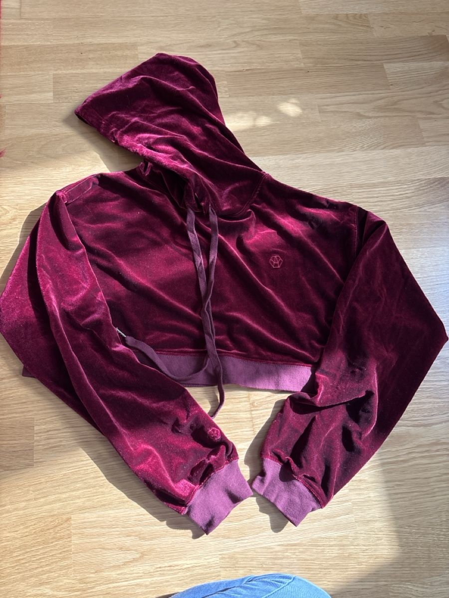 Maglioni & Felpe: Sehr kurzer samt Pullover mit Kapuze  – Nuovo (secondo la descrizione) da Basel venduto da clemens2 1
