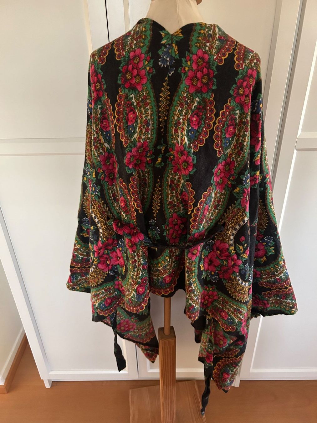 Altro in Moda donna: Cape Mes Demoiselles – Usato da Luzern venduto da lou4444