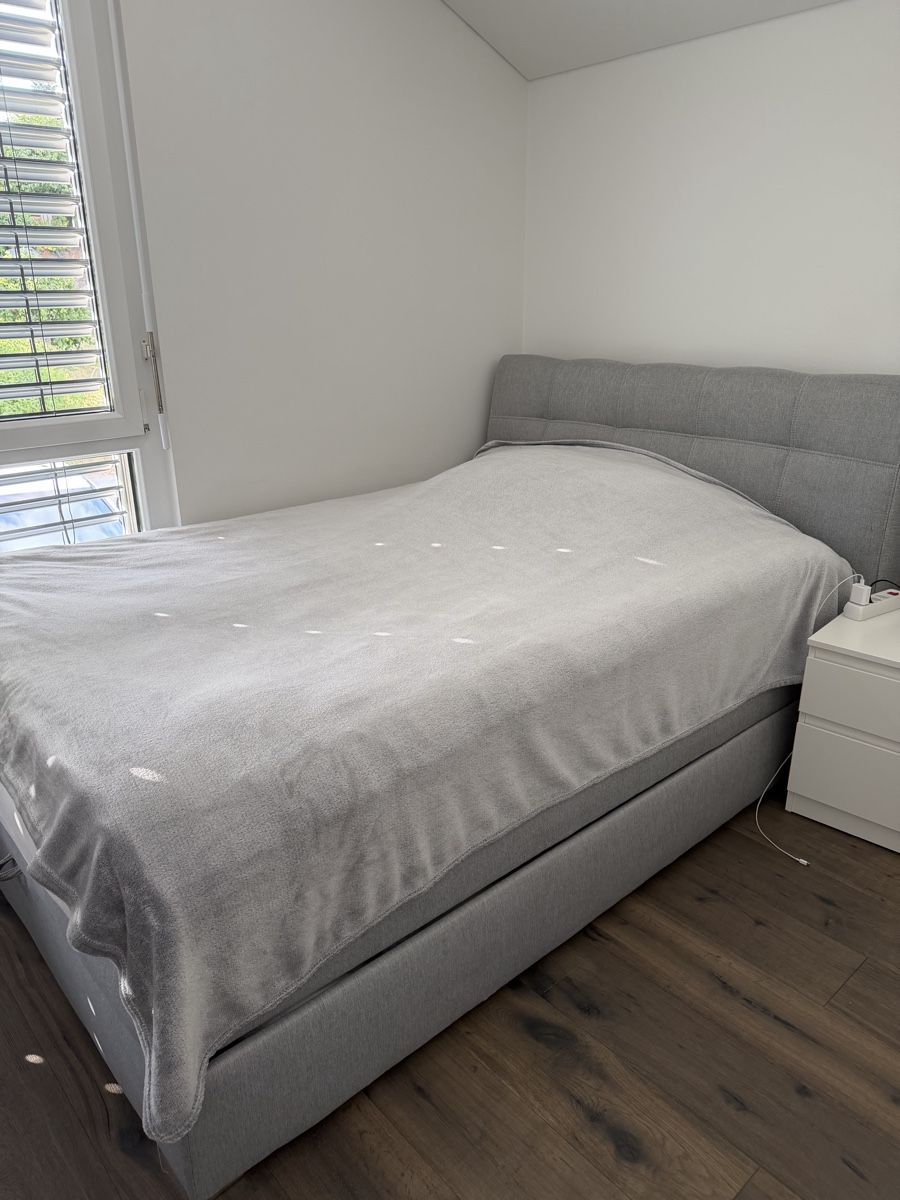 Betten: Lit double gris 140x200 cm bon état – Gebraucht aus Zollikofen von ardi1406 1