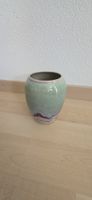 Studiokeramik Vase Steinzeug, Seladon mit Kupferrot-Glasur