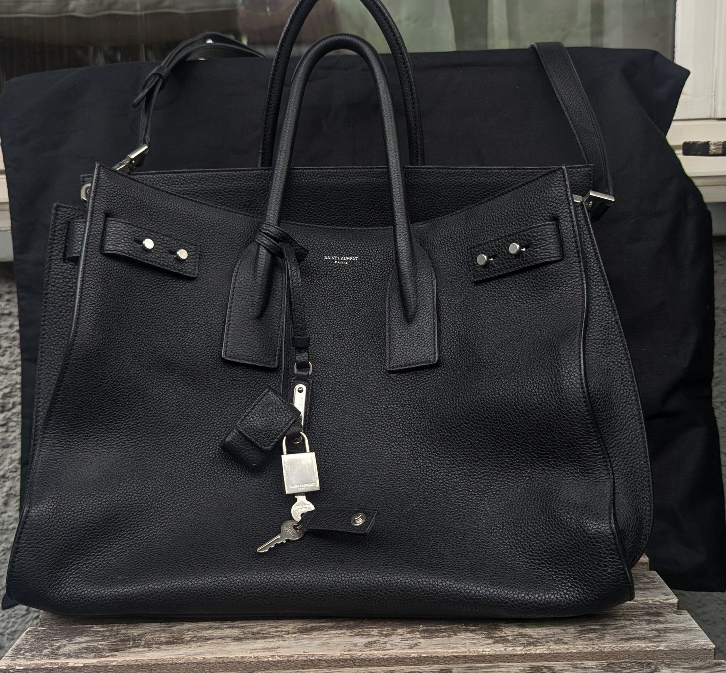 Saint Laurent Borse da donna: YSL SAC DE JOUR MEDIUM – Usato da Zürich venduto da oschance