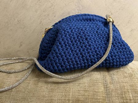 Selbst gehäkelte Clutch Bag