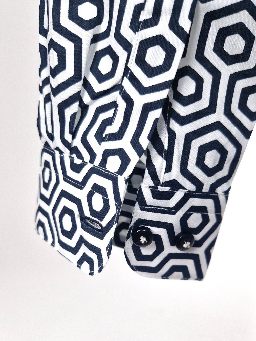 Hemden, T-Shirts & Polos: Coton Doux Kinderhemd Hexagonmuster, Gr. 164 – Neu und originalverpackt aus Basel von Restwert_Basel 4