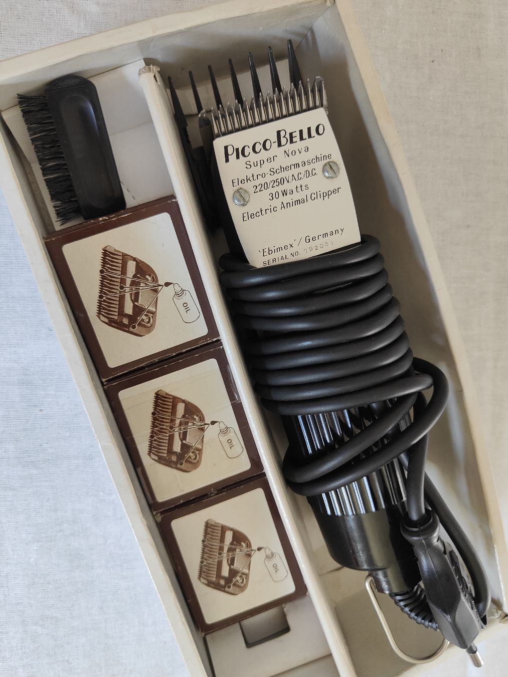 Prodotti per la cura & articoli per la pulizia: Tondeuse électrique professionnele – Nuovo (secondo la descrizione) da Courtelary venduto da Mini610