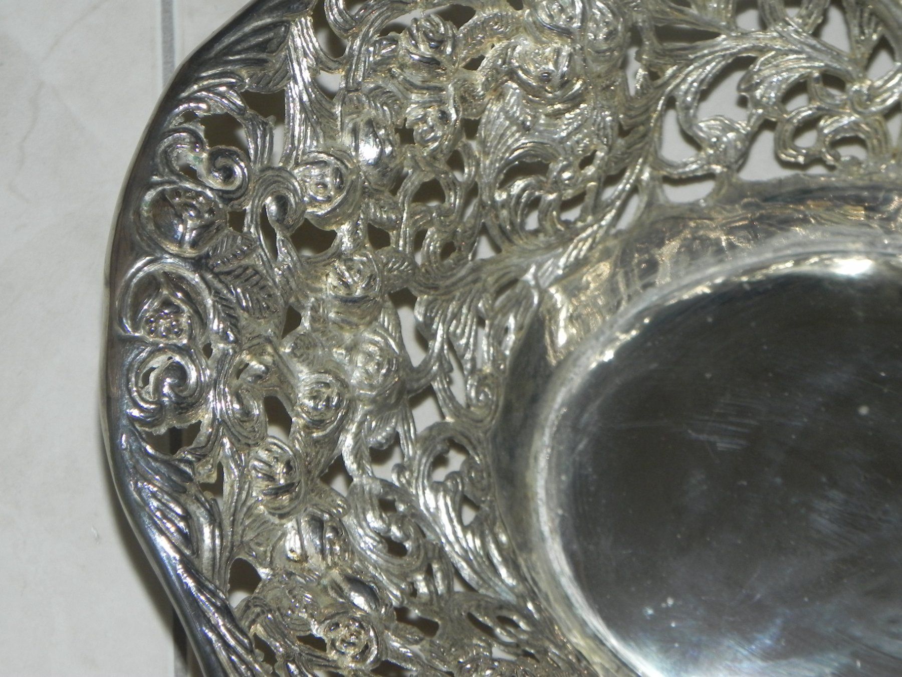 Schalen: Vintage grösse versilberte Schale Rosendesign - durchbrochen – Gebraucht aus Minusio von Lory64 3