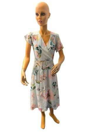Sommerkleid mit Blumenmuster
