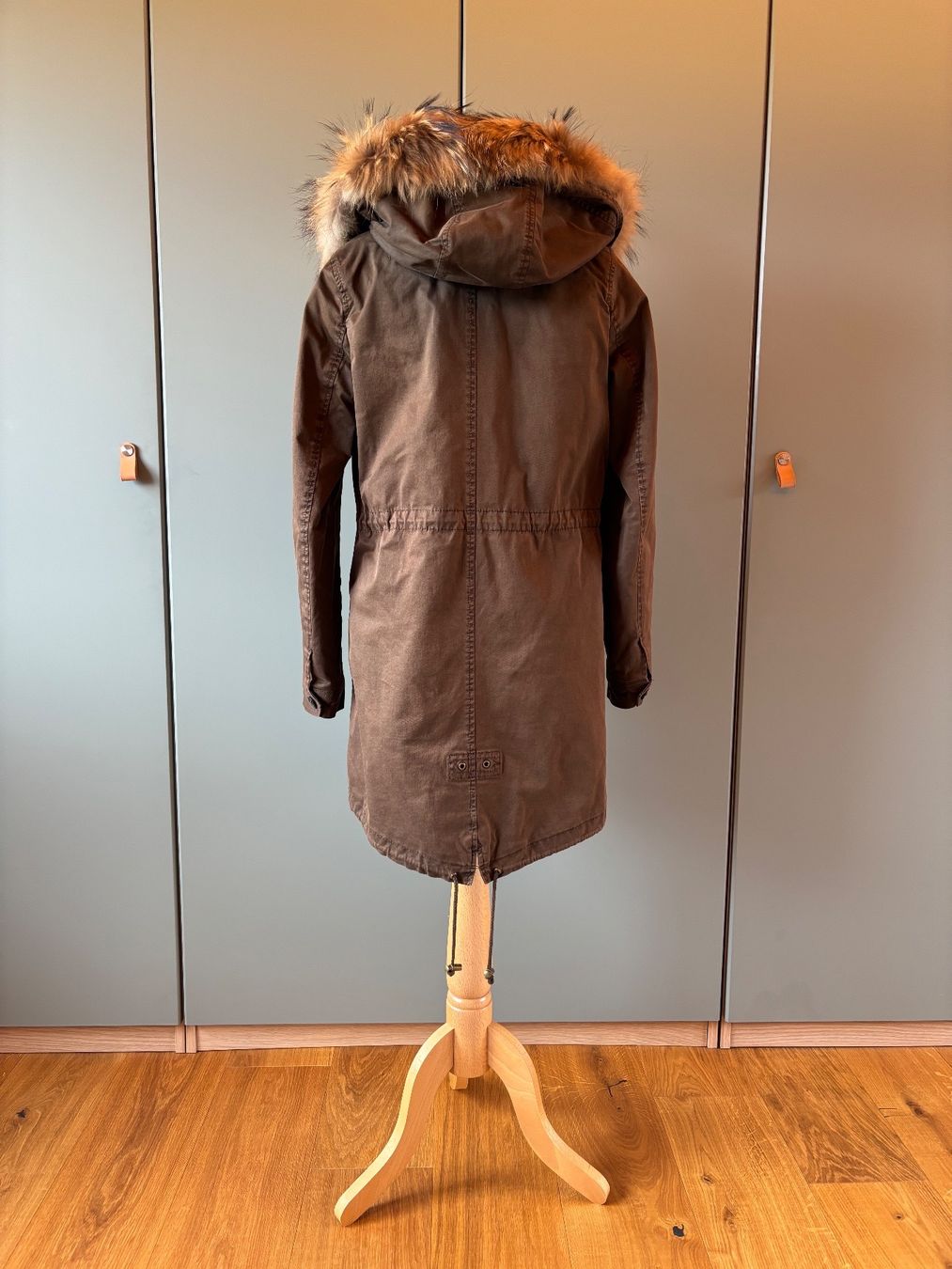 Cappotti: Winter Parka mit Echtfell Kapuze Gr. S – Usato da Davos Dorf venduto da maela_17 2