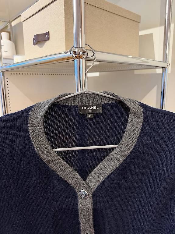 Chanel Jacken: CHANEL CARDIGAN NAVY – Neu (gemäss Beschreibung) aus Schwyz von bofb 3
