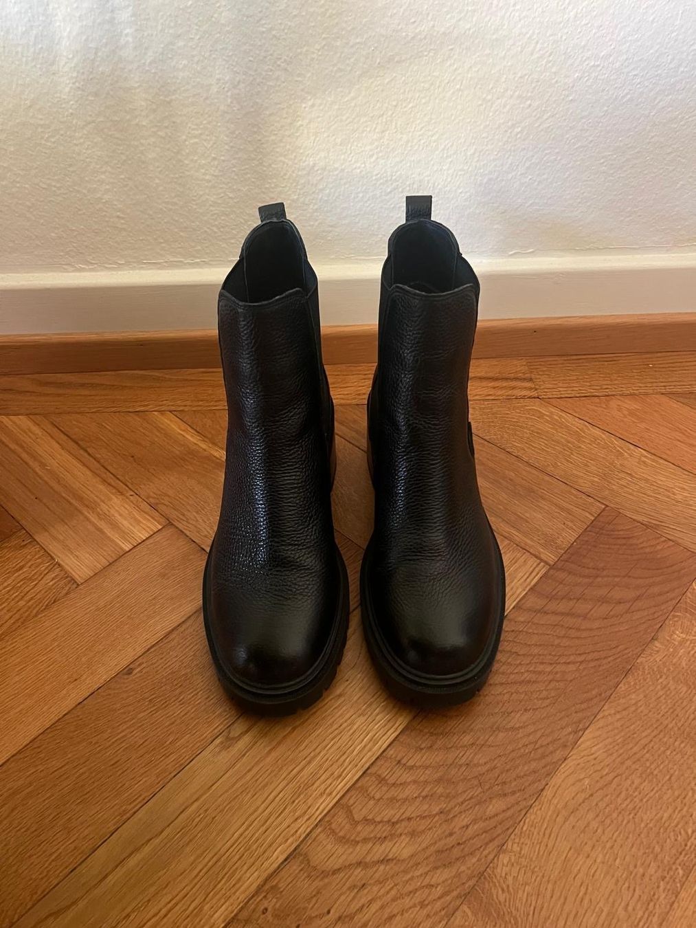 Tommy Hilfiger Scarpe da donna: BOTTINES TOMMY HILFIGER NOIRES EN CUIR – Usato da Lausanne venduto da verde34256789 3