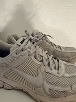 Nike Vomero 5