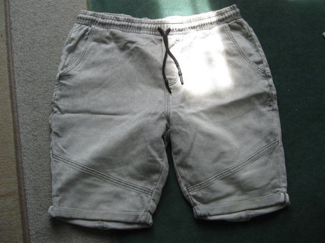 C&A Hosen: CLOCKHOUSE SLIM SHORTS!!DENIM STYLE!! – Gebraucht aus Zürich von Rwinnie