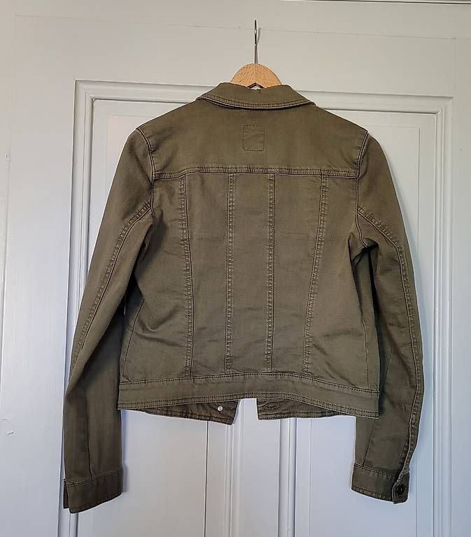 Jacken: Jeansjacke Olivgrün 36 S.Oliver – Gebraucht aus Bern von jud_7ct5 1