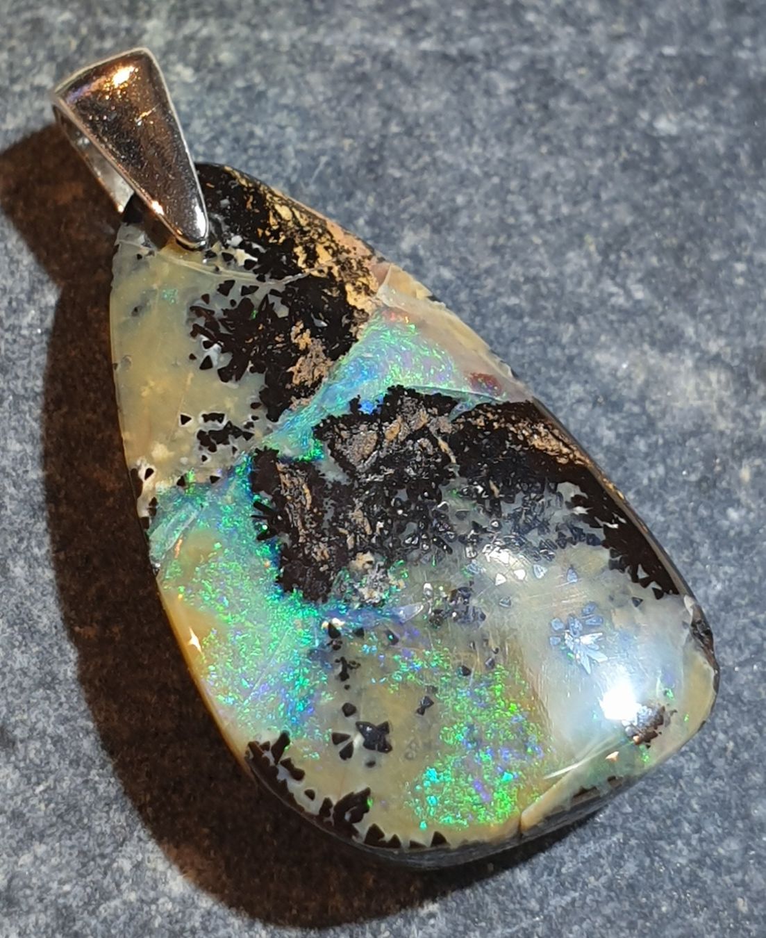 Ciondoli: Anhänger Boulder Opal. – Nuovo (secondo la descrizione) da Niederbüren venduto da Raphael014 2