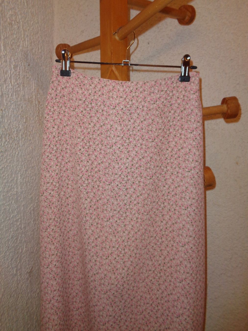 Brandy Melville Röcke: Jupe rose, Brandy Melville – Gebraucht aus La Chaux-de-Fonds von Shana_aaa 1